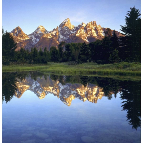 WY, Grand Tetons reflect in the Snake River